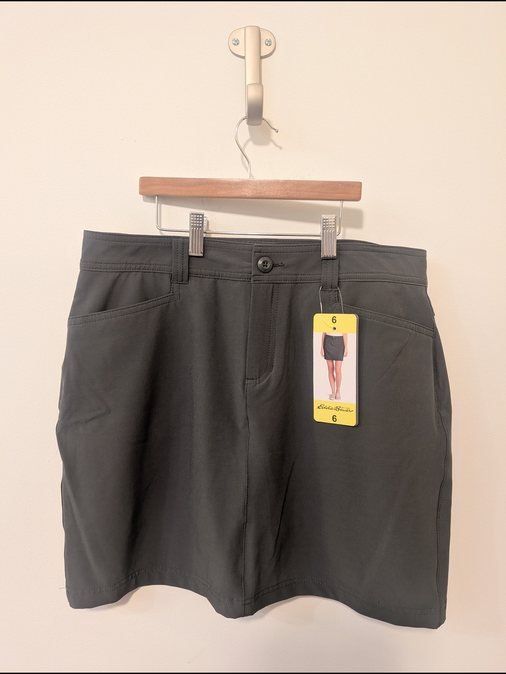 Eddie Bauer Adventurer 2.0 Gray Skort with Front Pockets Size 6 Golf Walking
